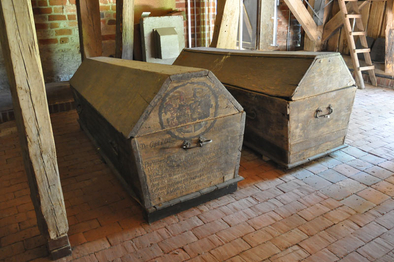 Eichenholzsärge in Mödlich