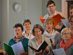 Viele Sängerinnen und Sänger