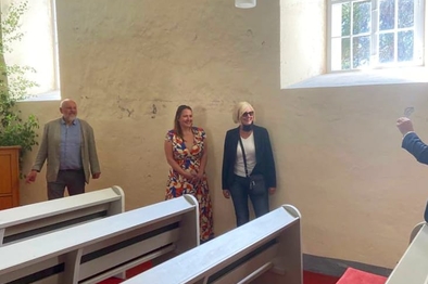 Ministerin übergibt Förderbescheid Ministerin übergibt Förderbescheid